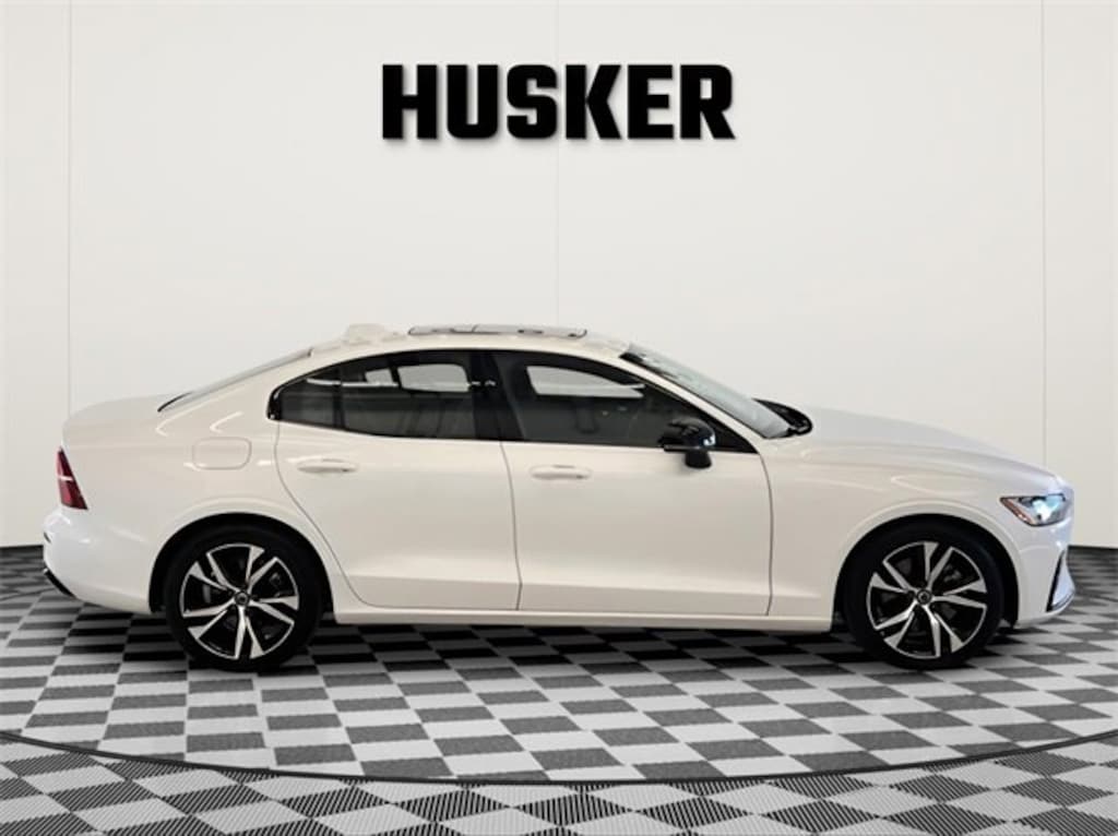 Used 2024 Volvo S60 Core Dark Theme