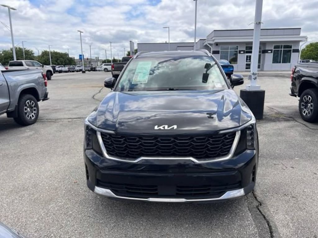 Used 2024 Kia Sorento S SUV