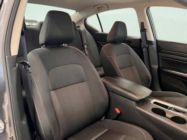 2025 Nissan Altima SV - Photo 9