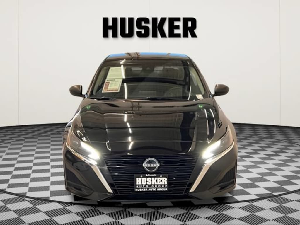 Used 2025 Nissan Altima SV FWD Sedan