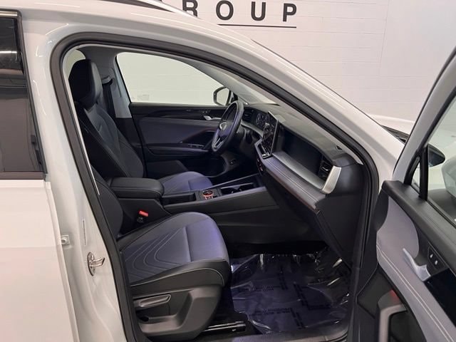 2026 Volkswagen Tiguan SE - Photo 12