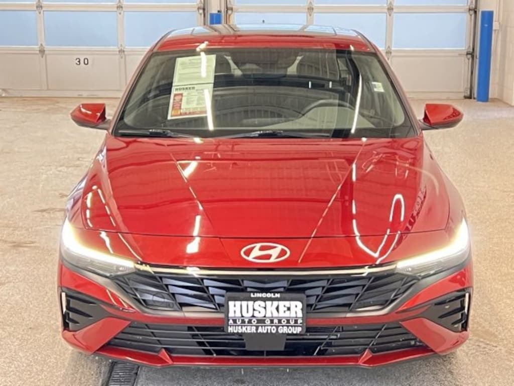 Used 2025 Hyundai Elantra SEL Convenience Sedan