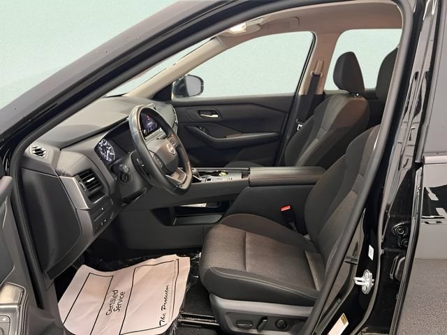 2025 Nissan Rogue SV - Photo 16