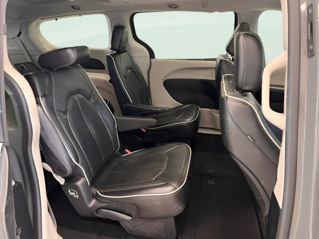 Used 2022 Gray Chrysler Limited image 13