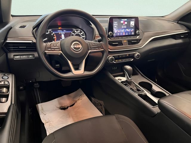 2025 Nissan Altima SV - Photo 14