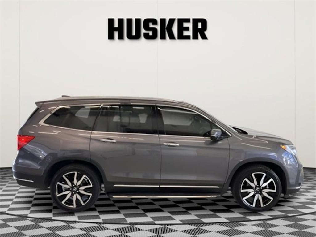 Used 2021 Honda Pilot 2WD Touring 7 Passenger SUV