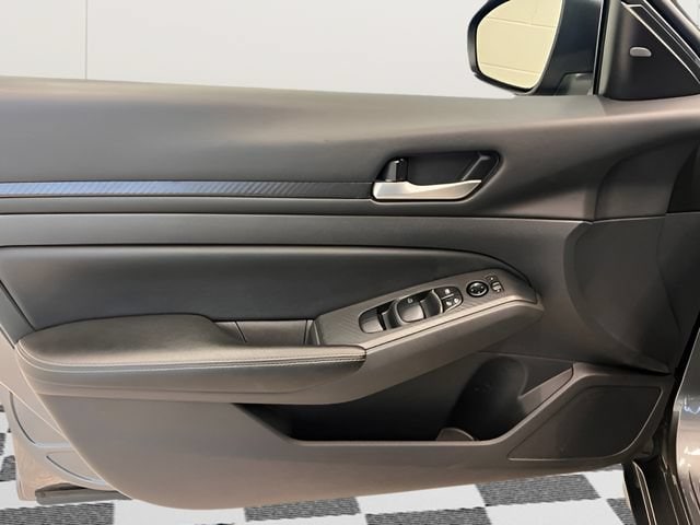 2025 Nissan Altima SV - Photo 13