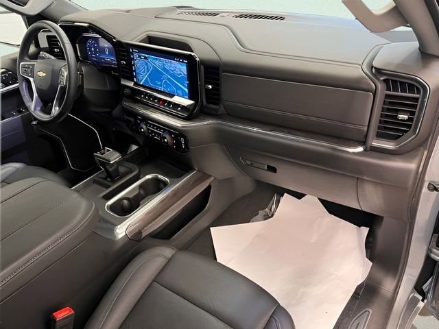 Used 2025 Sterling Gray Metallic Chevrolet LTZ image 12
