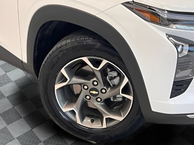 2025 Chevrolet Trax LT - Photo 27