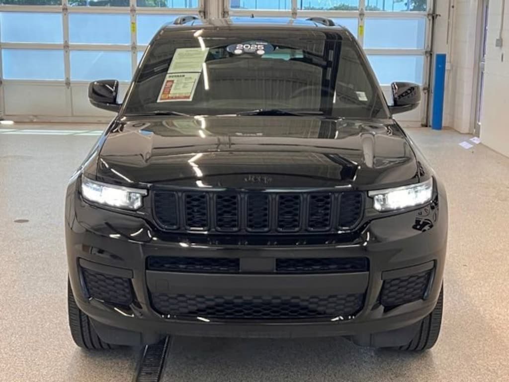 Used 2025 Jeep Grand Cherokee L Altitude X 4x4 SUV