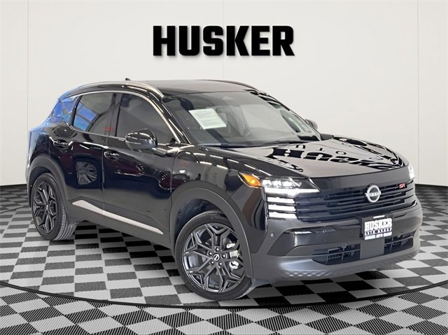 2025 Nissan Kicks SR AWD's photo