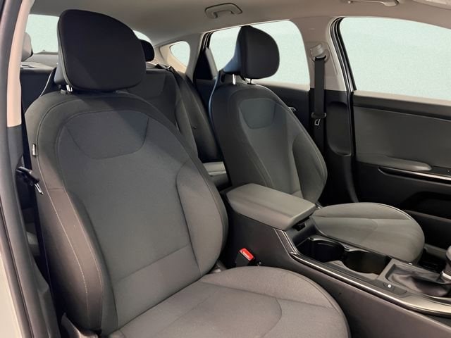 2025 Kia K4 LXS - Photo 14
