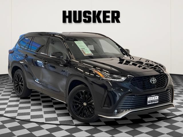 Black 2025 Toyota Highlander SUV / Crossover All-Wheel Drive Automatic