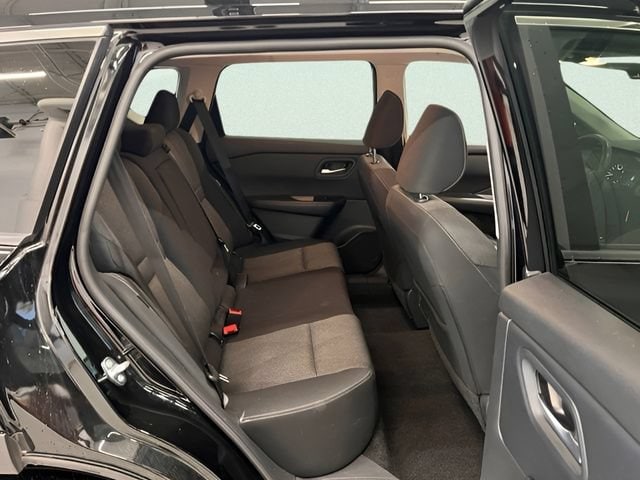 2025 Nissan Rogue SV - Photo 11