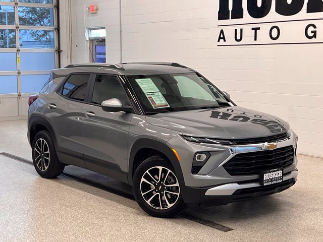 Sterling Gray Metallic 2025 Chevrolet Trailblazer SUV / Crossover Four-Wheel Drive Automatic