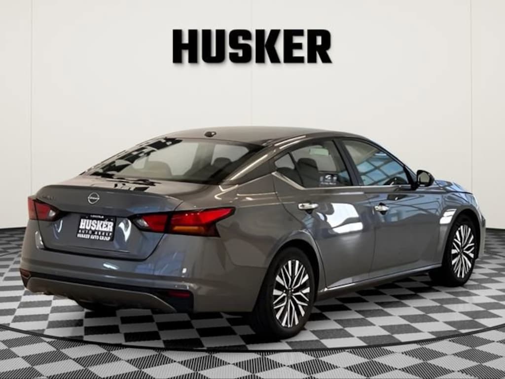 Used 2025 Nissan Altima SV FWD Sedan
