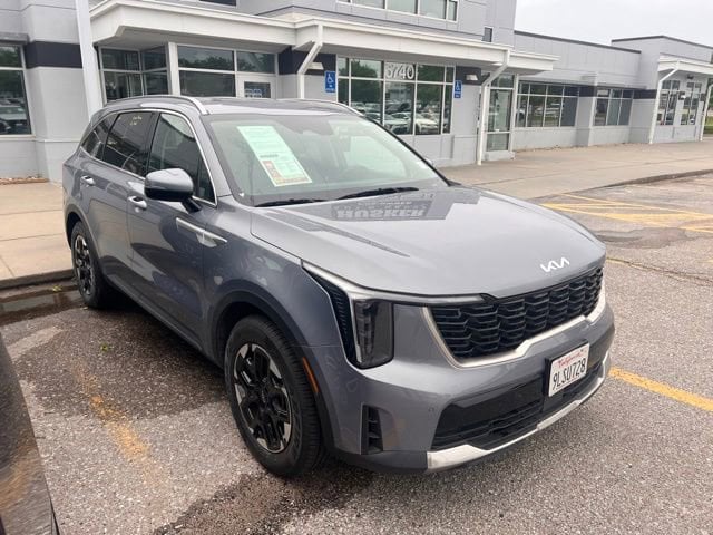 2024 Kia Sorento S AT's photo