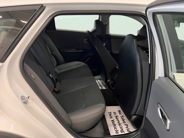 2025 Kia K4 LXS - Photo 10