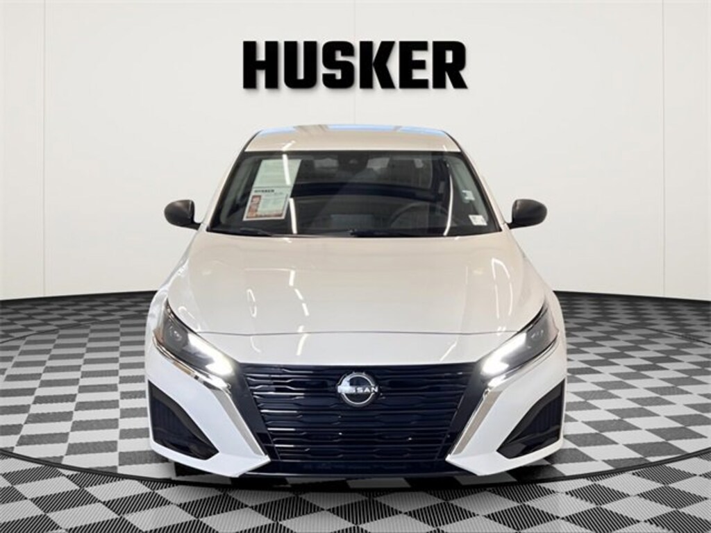 Used 2025 Nissan Altima SV FWD Sedan