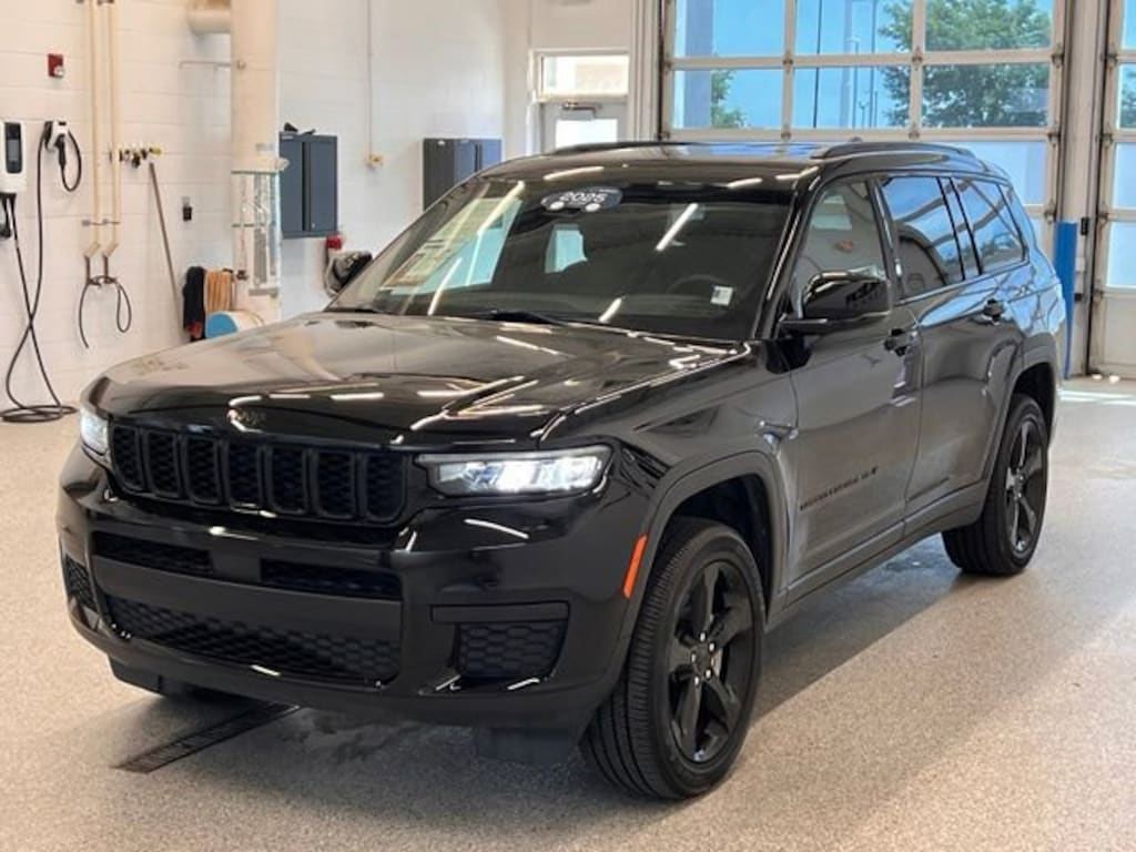 Used 2025 Jeep Grand Cherokee L Altitude X 4x4 SUV