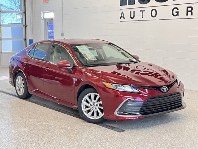 2021 Toyota Camry LE's photo