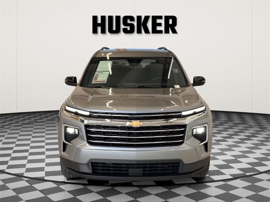 Used 2025 Chevrolet Traverse LT SUV