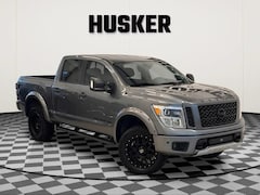 2018 Nissan Titan PRO-4X Truck