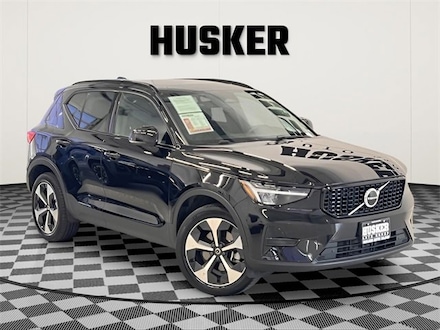 2024 Volvo XC40 Core Bright Theme