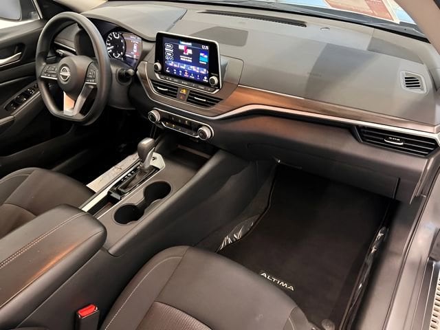 2025 Nissan Altima SV - Photo 10