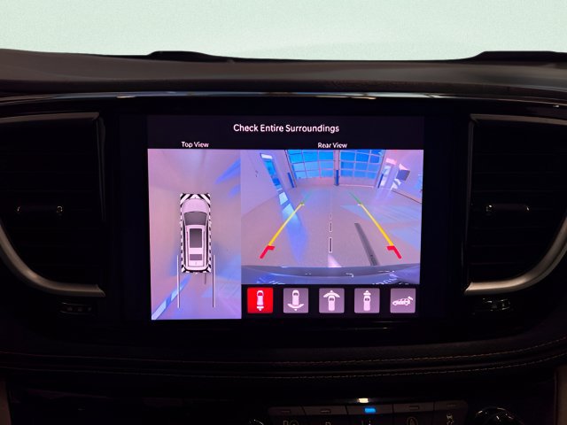 Used 2022 Gray Chrysler Limited image 32