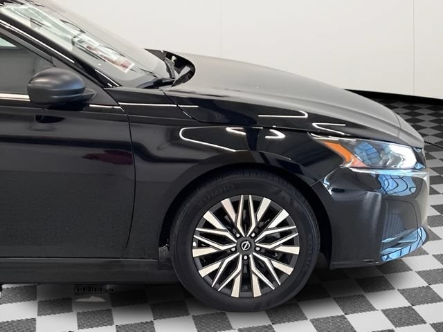 2025 Nissan Altima SV - Photo 10