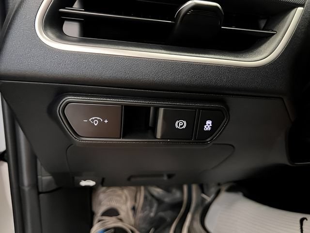 2025 Kia K4 LXS - Photo 18