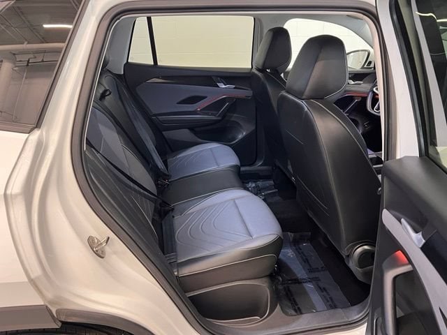 2026 Volkswagen Tiguan SE - Photo 13