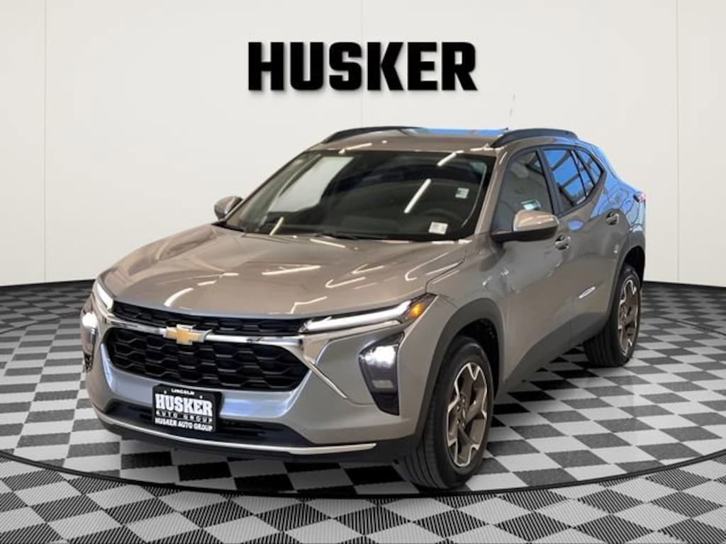 Used 2025 Chevrolet Trax LT SUV