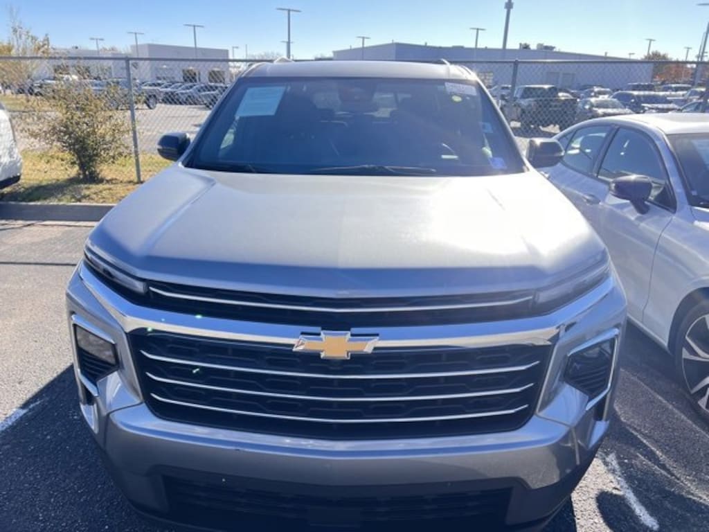 Certified 2025 Chevrolet Traverse LT SUV