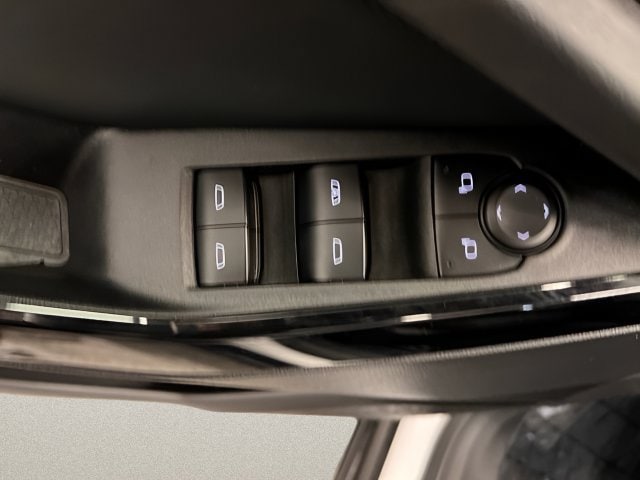 2025 Chevrolet Equinox LT - Photo 12