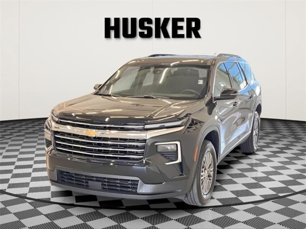 Used 2025 Chevrolet Traverse LT SUV