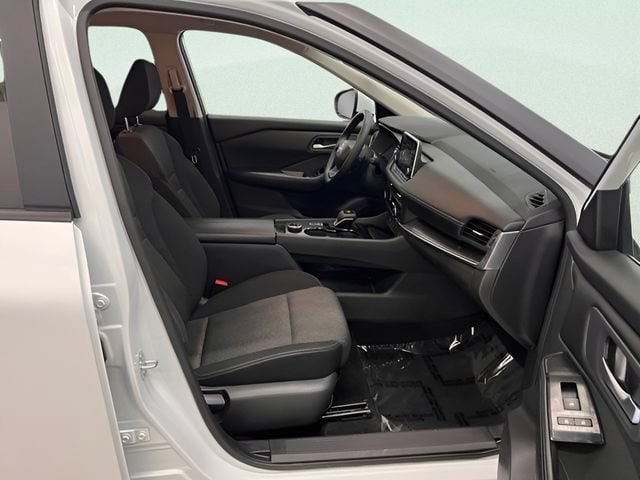 2026 Nissan Rogue SV - Photo 8
