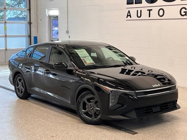  2025 Kia K4 LXS FWD   