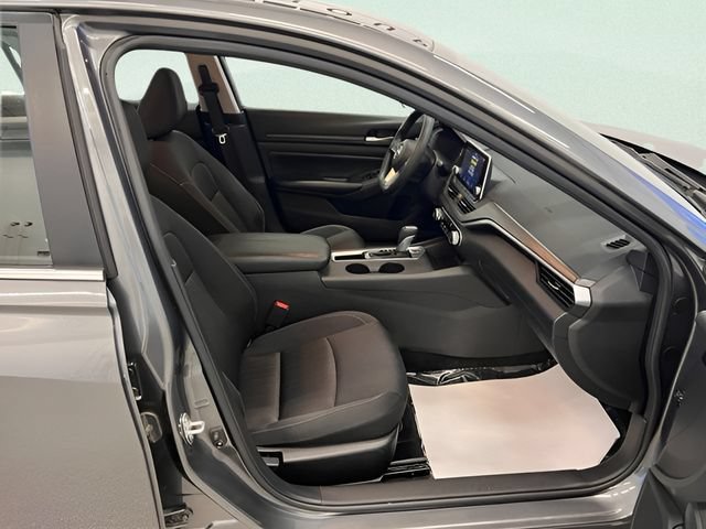 2025 Nissan Altima SV - Photo 10