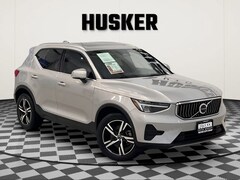 2024 Volvo XC40 Core Bright Theme