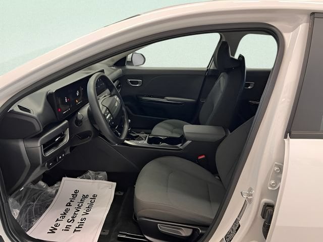 2025 Kia K4 LXS - Photo 15