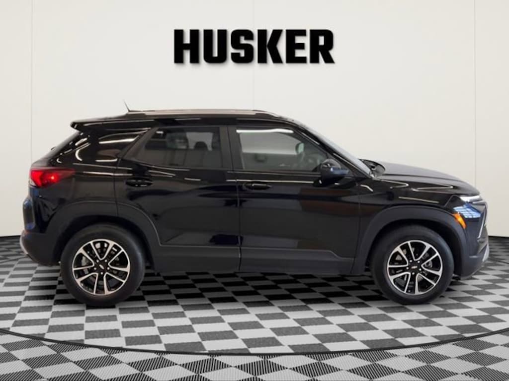 Used 2025 Chevrolet Trailblazer LT SUV