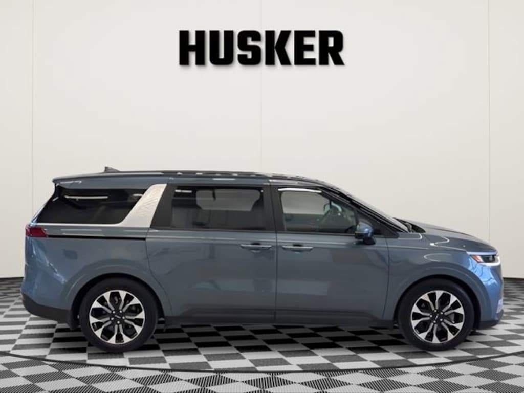 Used 2024 Kia Carnival MPV EX Minivan