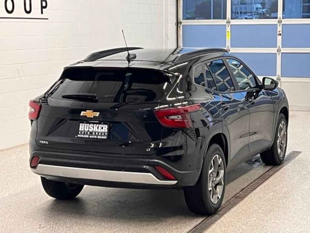 Used 2025 Chevrolet Trax LT SUV