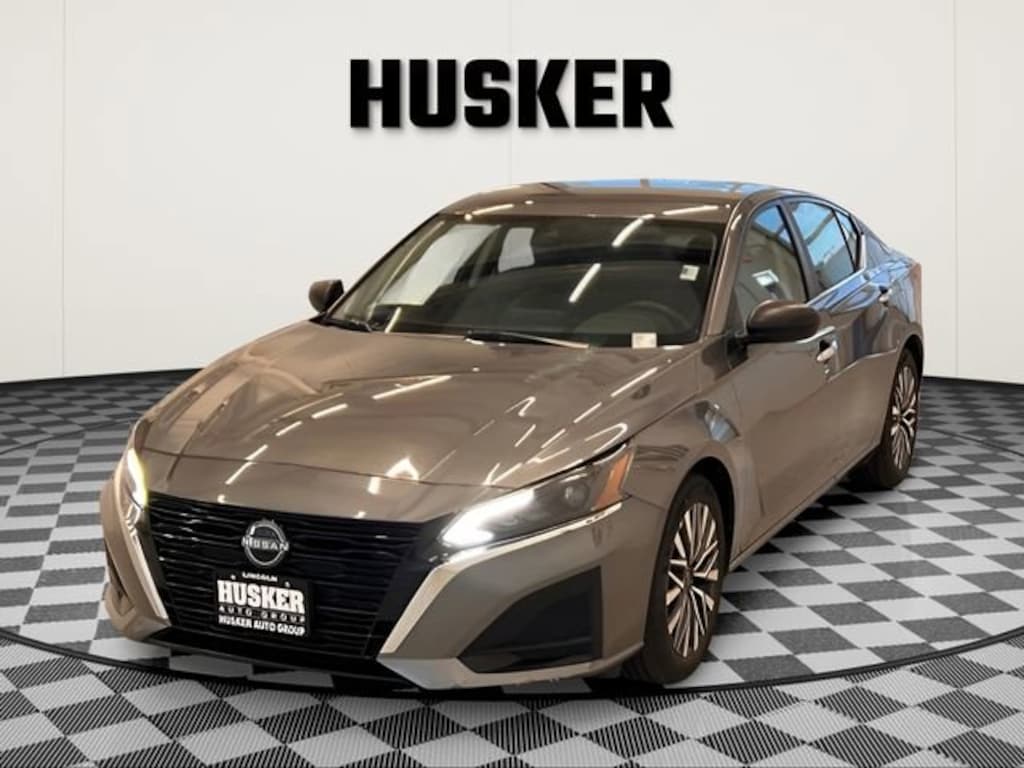 Used 2025 Nissan Altima SV FWD Sedan