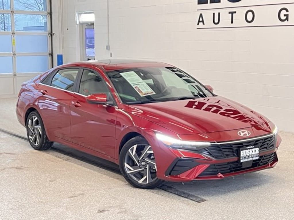 Used 2025 Hyundai Elantra SEL Convenience Sedan