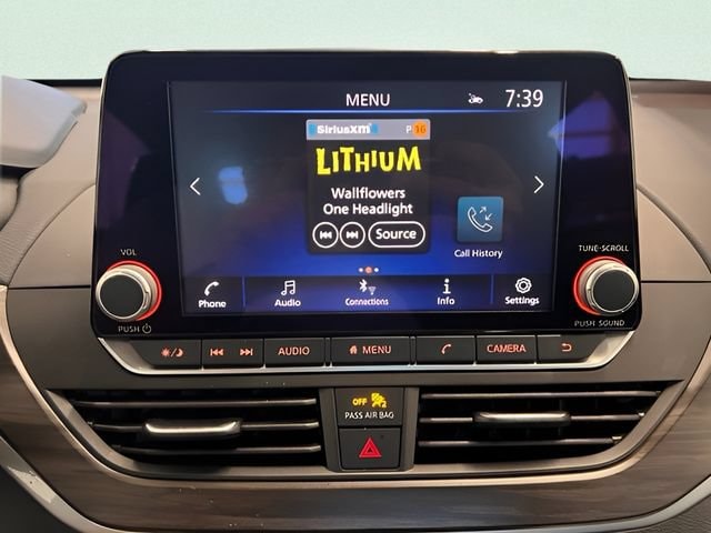 2025 Nissan Altima SV - Photo 19