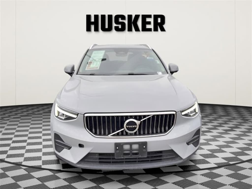 Used 2024 Volvo XC40 Core Bright Theme