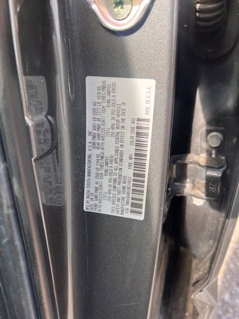View vehicle photo 7